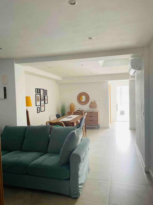 דניה Attic Apartment In Old Town מראה חיצוני תמונה