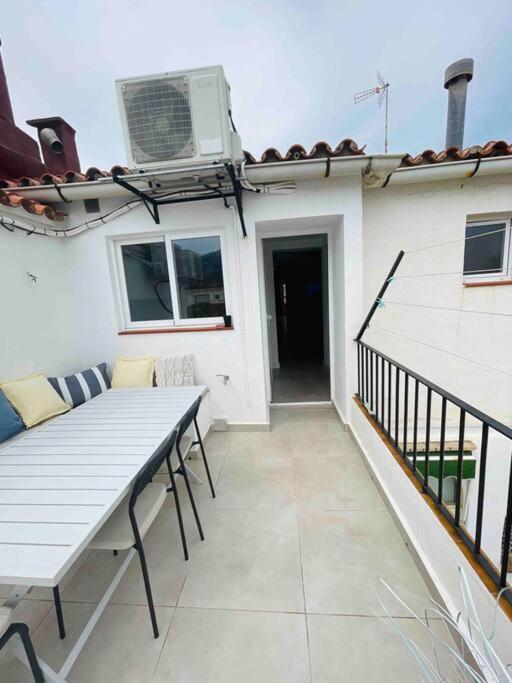 דניה Attic Apartment In Old Town מראה חיצוני תמונה